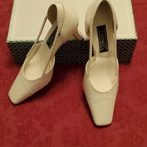 Ladies J. Renee' size 8 M shoes